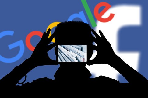 social-media-3055707